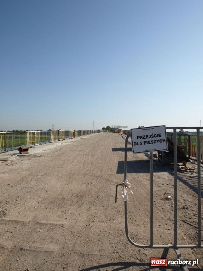 Zdjęcie w galerii na portalu naszraciborz.pl: Kto wie, ten jedzie NA SKRÓTY wiadomości z regionu