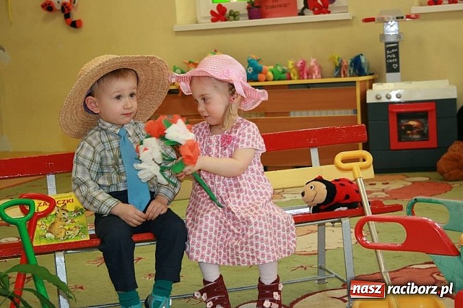 Zdjęcie w galerii na portalu naszraciborz.pl: Dzień Uśmiechu w Żłobku po raz 10 wiadomości z regionu
