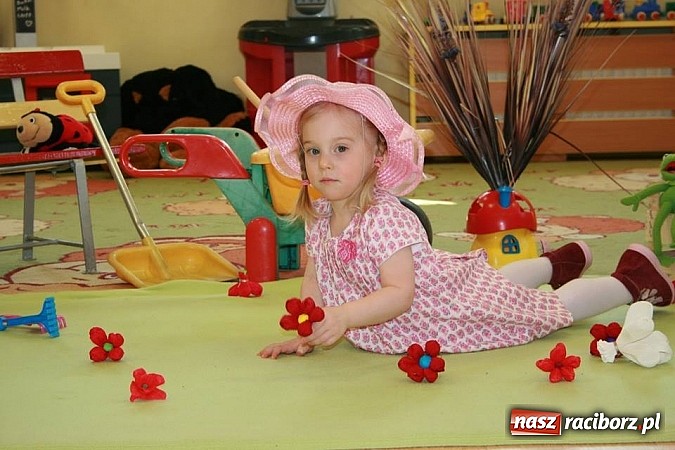 Zdjęcie w galerii na portalu naszraciborz.pl: Dzień Uśmiechu w Żłobku po raz 10 wiadomości z regionu