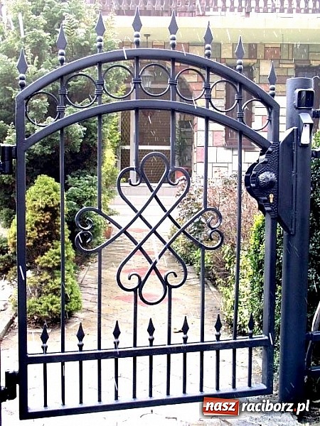 Zdjęcie w galerii na portalu naszraciborz.pl: Wykuj swój styl i wybierz najlepsze ogrodzenie z firmą FERKON wiadomości z regionu