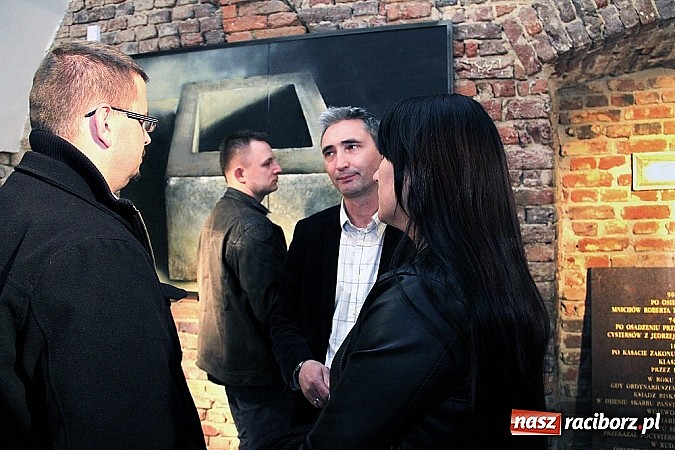 Zdjęcie w galerii na portalu naszraciborz.pl: Wernisaż wystawy malarstwa Magdaleny Gog&oacute;ł-Peszke wiadomości z regionu