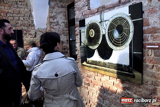Zdjęcie w galerii na portalu naszraciborz.pl: Wernisaż wystawy malarstwa Magdaleny Gog&oacute;ł-Peszke wiadomości z regionu