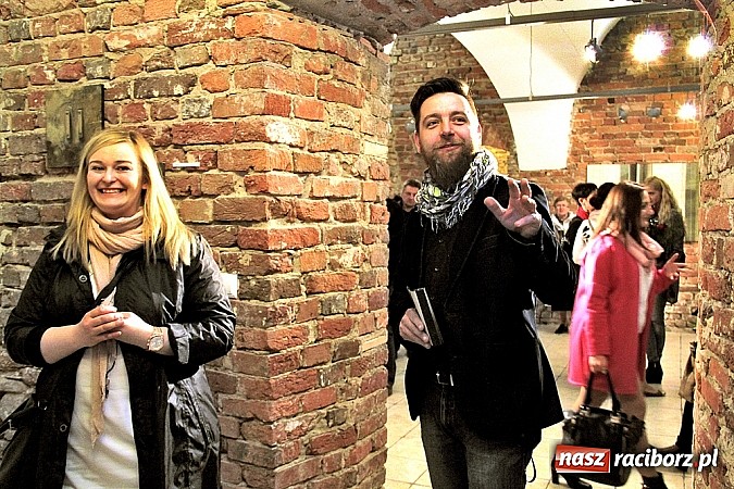 Zdjęcie w galerii na portalu naszraciborz.pl: Wernisaż wystawy malarstwa Magdaleny Gog&oacute;ł-Peszke wiadomości z regionu