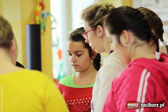 Zdjęcie w galerii na portalu naszraciborz.pl: Uczniowie z SP 13 spędzili Dzień Otwarty z dziećmi z Czech  wiadomości z regionu