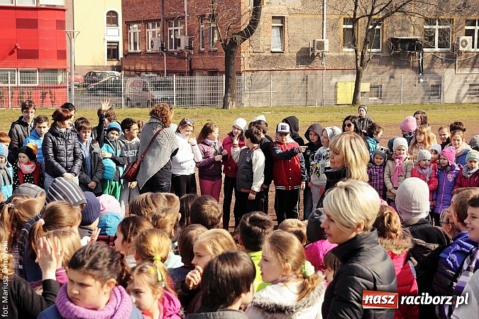 Zdjęcie w galerii na portalu naszraciborz.pl: Uczniowie z SP 13 spędzili Dzień Otwarty z dziećmi z Czech  wiadomości z regionu