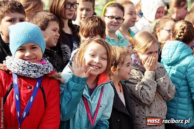 Zdjęcie w galerii na portalu naszraciborz.pl: Uczniowie z SP 13 spędzili Dzień Otwarty z dziećmi z Czech  wiadomości z regionu