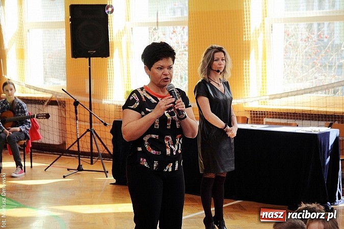 Zdjęcie w galerii na portalu naszraciborz.pl: Uczniowie z SP 13 spędzili Dzień Otwarty z dziećmi z Czech  wiadomości z regionu