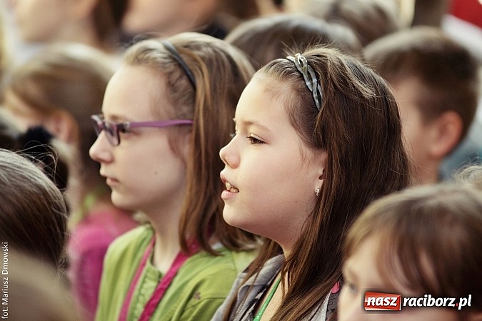 Zdjęcie w galerii na portalu naszraciborz.pl: Uczniowie z SP 13 spędzili Dzień Otwarty z dziećmi z Czech  wiadomości z regionu