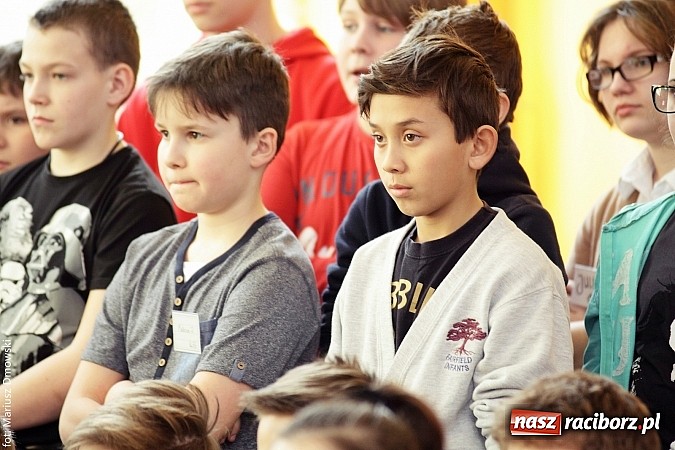 Zdjęcie w galerii na portalu naszraciborz.pl: Uczniowie z SP 13 spędzili Dzień Otwarty z dziećmi z Czech  wiadomości z regionu