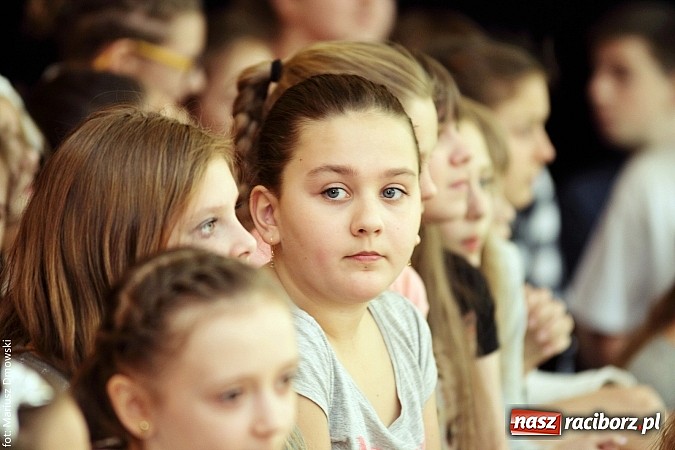 Zdjęcie w galerii na portalu naszraciborz.pl: Uczniowie z SP 13 spędzili Dzień Otwarty z dziećmi z Czech  wiadomości z regionu