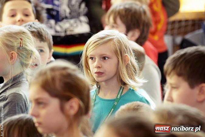 Zdjęcie w galerii na portalu naszraciborz.pl: Uczniowie z SP 13 spędzili Dzień Otwarty z dziećmi z Czech  wiadomości z regionu