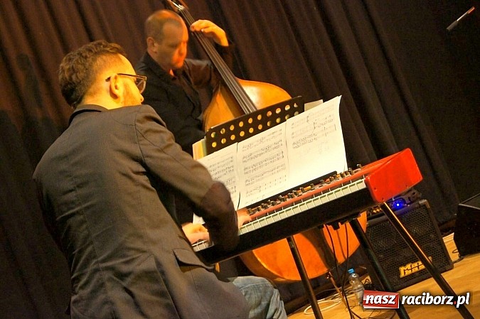 Zdjęcie w galerii na portalu naszraciborz.pl: Genialny New Bone wystąpił w RCK wiadomości z regionu