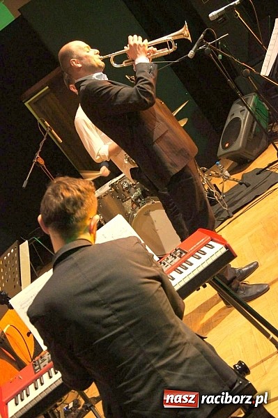 Zdjęcie w galerii na portalu naszraciborz.pl: Genialny New Bone wystąpił w RCK wiadomości z regionu