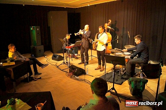 Zdjęcie w galerii na portalu naszraciborz.pl: Genialny New Bone wystąpił w RCK wiadomości z regionu