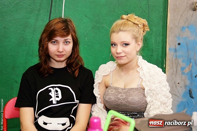 Zdjęcie w galerii na portalu naszraciborz.pl: MOS zapełnił się dziś gimnazjalistami  wiadomości z regionu