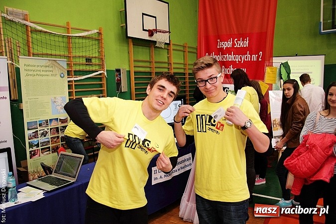 Zdjęcie w galerii na portalu naszraciborz.pl: MOS zapełnił się dziś gimnazjalistami  wiadomości z regionu