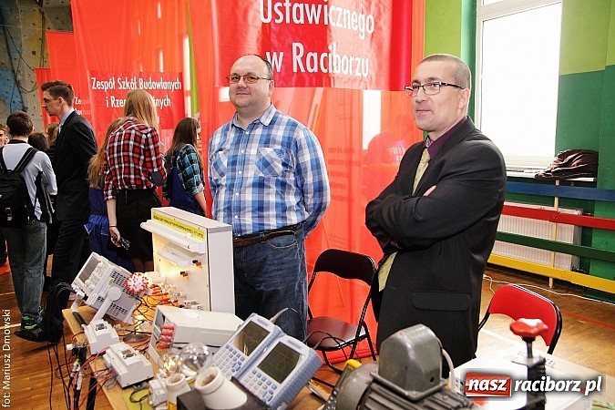 Zdjęcie w galerii na portalu naszraciborz.pl: MOS zapełnił się dziś gimnazjalistami  wiadomości z regionu