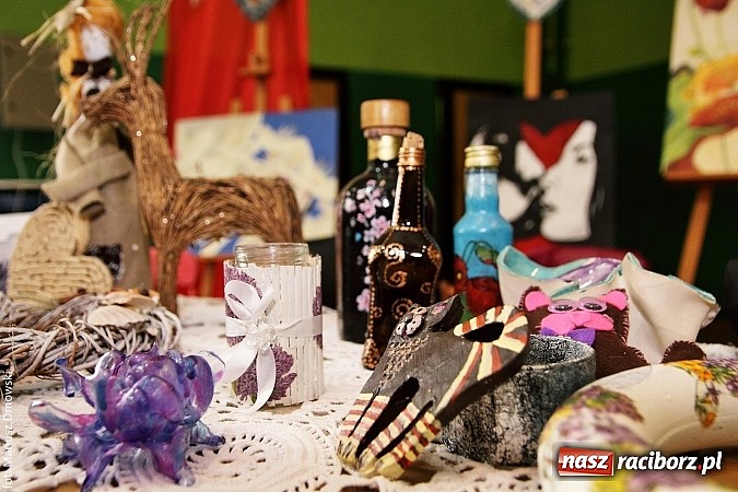 Zdjęcie w galerii na portalu naszraciborz.pl: MOS zapełnił się dziś gimnazjalistami  wiadomości z regionu