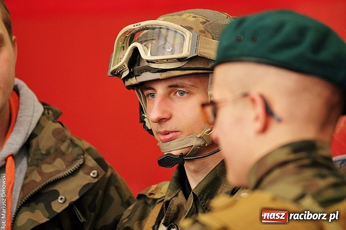 Zdjęcie w galerii na portalu naszraciborz.pl: MOS zapełnił się dziś gimnazjalistami  wiadomości z regionu