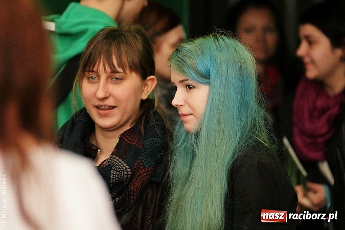 Zdjęcie w galerii na portalu naszraciborz.pl: MOS zapełnił się dziś gimnazjalistami  wiadomości z regionu