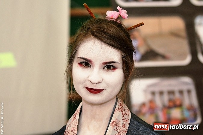 Zdjęcie w galerii na portalu naszraciborz.pl: MOS zapełnił się dziś gimnazjalistami  wiadomości z regionu