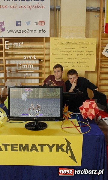 Zdjęcie w galerii na portalu naszraciborz.pl: Dni otwarte w Mickiewiczu. Zobacz jak uczniowie promują II LO wiadomości z regionu