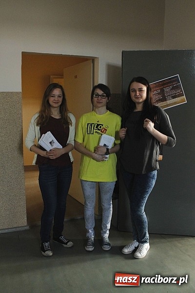 Zdjęcie w galerii na portalu naszraciborz.pl: Dni otwarte w Mickiewiczu. Zobacz jak uczniowie promują II LO wiadomości z regionu