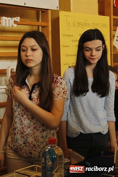 Zdjęcie w galerii na portalu naszraciborz.pl: Dni otwarte w Mickiewiczu. Zobacz jak uczniowie promują II LO wiadomości z regionu