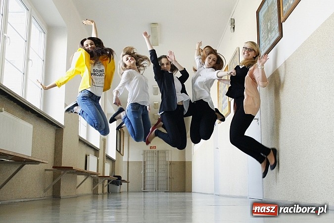 Zdjęcie w galerii na portalu naszraciborz.pl: Dni otwarte w Mickiewiczu. Zobacz jak uczniowie promują II LO wiadomości z regionu