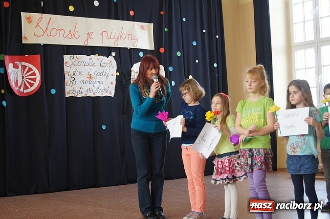 Zdjęcie w galerii na portalu naszraciborz.pl: Wiosna w SP 4 z Panem Hilarym wiadomości z regionu