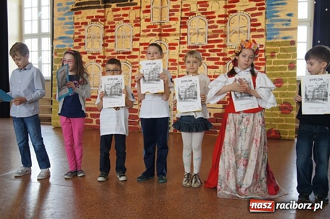 Zdjęcie w galerii na portalu naszraciborz.pl: Wiosna w SP 4 z Panem Hilarym wiadomości z regionu