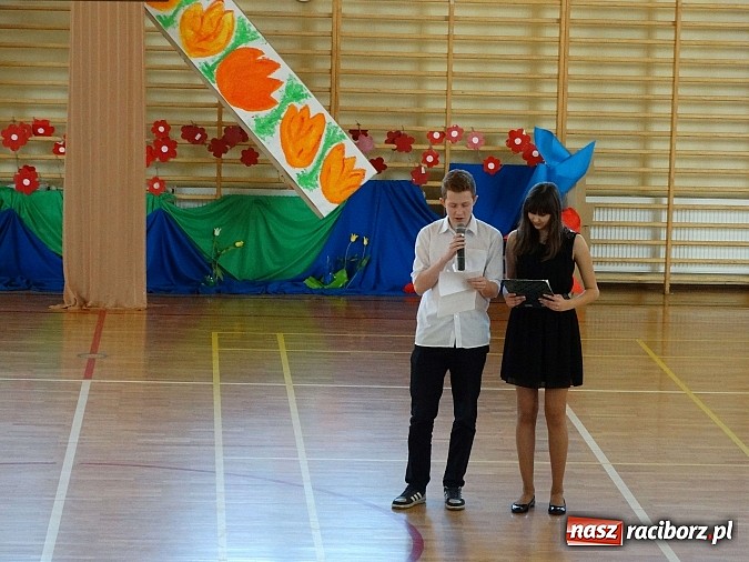 Zdjęcie w galerii na portalu naszraciborz.pl: Wiosna w Europie w Gimnazjum w Kornowacu wiadomości z regionu