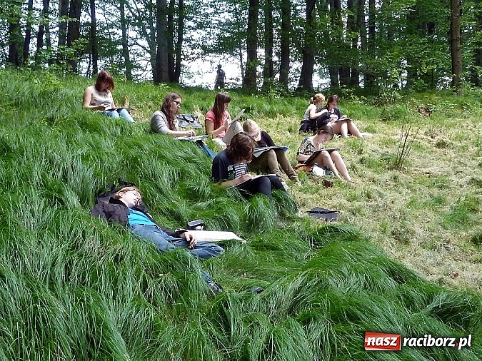 Zdjęcie w galerii na portalu naszraciborz.pl: Dzieci należy uczyć nie z książek, lecz dęb&oacute;w, nieba i buk&oacute;w wiadomości z regionu