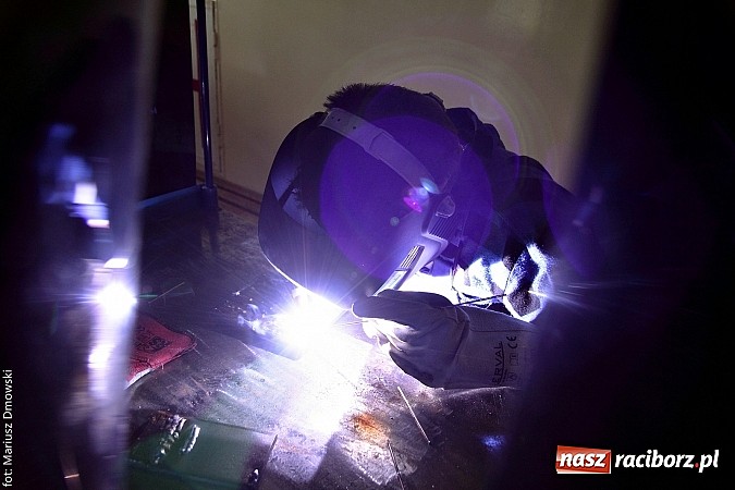 Zdjęcie w galerii na portalu naszraciborz.pl: Dni otwarte ZSM - gimnazjaliści odwiedzili Mechanik  wiadomości z regionu