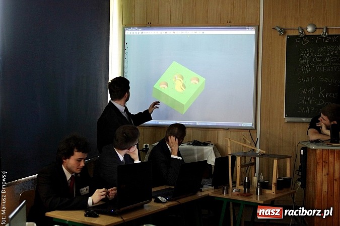 Zdjęcie w galerii na portalu naszraciborz.pl: Dni otwarte ZSM - gimnazjaliści odwiedzili Mechanik  wiadomości z regionu