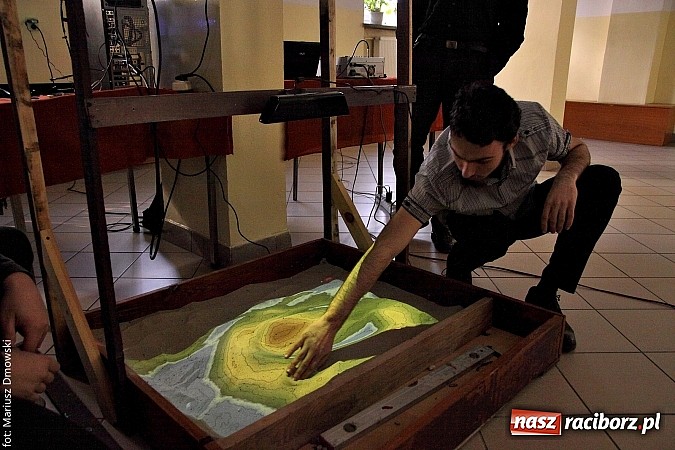 Zdjęcie w galerii na portalu naszraciborz.pl: Dni otwarte ZSM - gimnazjaliści odwiedzili Mechanik  wiadomości z regionu