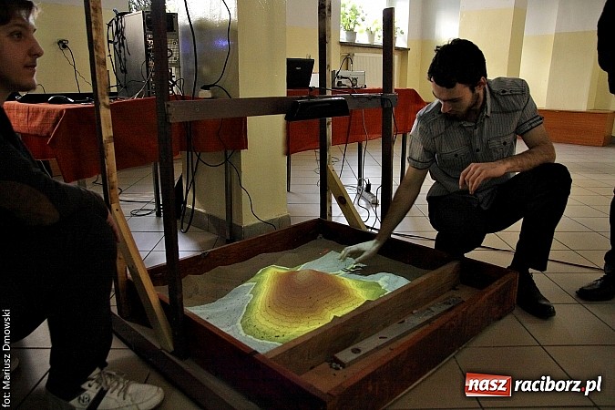 Zdjęcie w galerii na portalu naszraciborz.pl: Dni otwarte ZSM - gimnazjaliści odwiedzili Mechanik  wiadomości z regionu