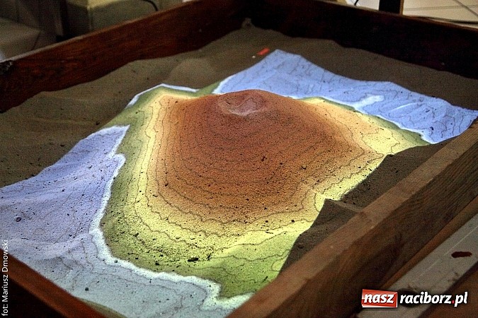 Zdjęcie w galerii na portalu naszraciborz.pl: Dni otwarte ZSM - gimnazjaliści odwiedzili Mechanik  wiadomości z regionu