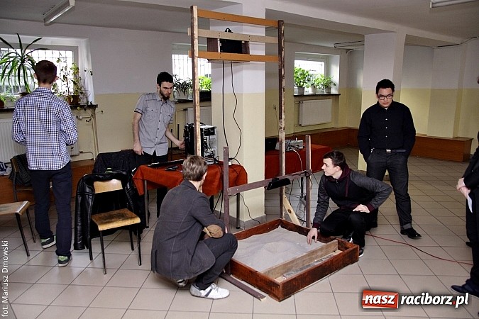 Zdjęcie w galerii na portalu naszraciborz.pl: Dni otwarte ZSM - gimnazjaliści odwiedzili Mechanik  wiadomości z regionu