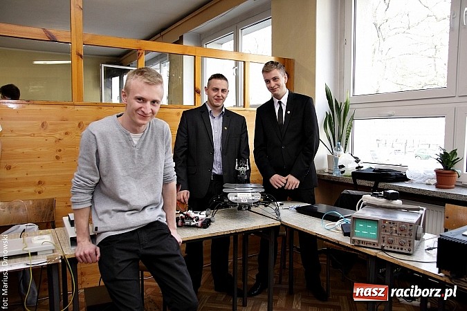 Zdjęcie w galerii na portalu naszraciborz.pl: Dni otwarte ZSM - gimnazjaliści odwiedzili Mechanik  wiadomości z regionu