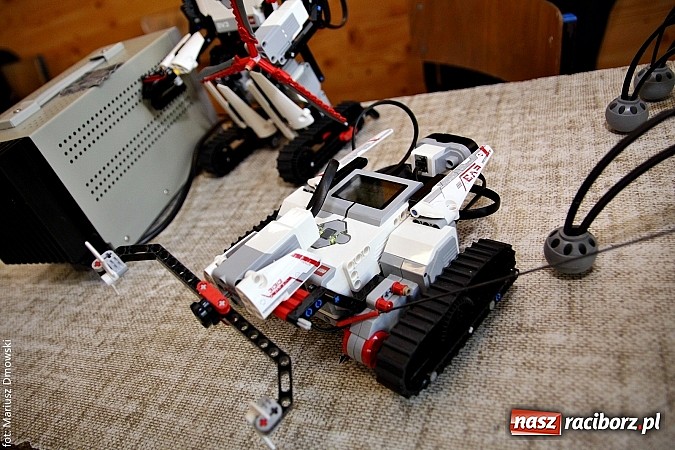 Zdjęcie w galerii na portalu naszraciborz.pl: Dni otwarte ZSM - gimnazjaliści odwiedzili Mechanik  wiadomości z regionu