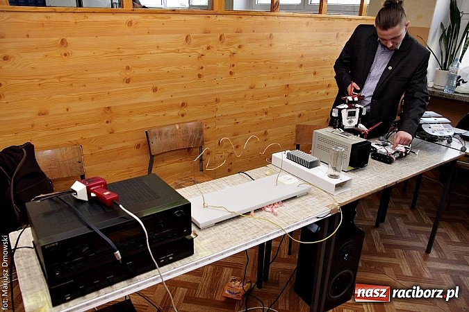 Zdjęcie w galerii na portalu naszraciborz.pl: Dni otwarte ZSM - gimnazjaliści odwiedzili Mechanik  wiadomości z regionu