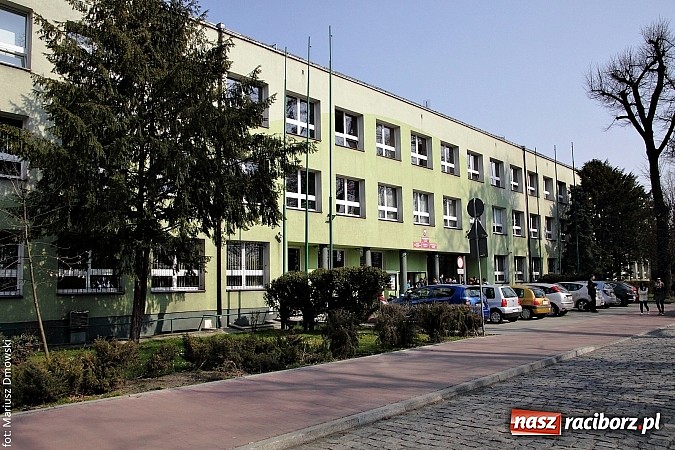 Zdjęcie w galerii na portalu naszraciborz.pl: Dni otwarte ZSM - gimnazjaliści odwiedzili Mechanik  wiadomości z regionu