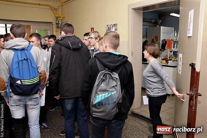 Zdjęcie w galerii na portalu naszraciborz.pl: Kuszące zapachy i modne fryzury na dniach otwartych ZSZ  wiadomości z regionu