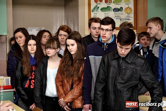 Zdjęcie w galerii na portalu naszraciborz.pl: Kuszące zapachy i modne fryzury na dniach otwartych ZSZ  wiadomości z regionu