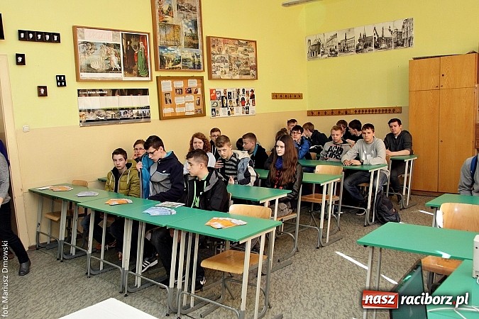 Zdjęcie w galerii na portalu naszraciborz.pl: Kuszące zapachy i modne fryzury na dniach otwartych ZSZ  wiadomości z regionu