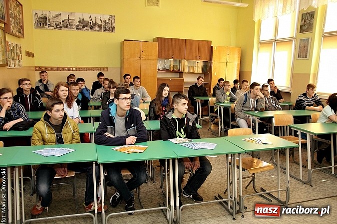 Zdjęcie w galerii na portalu naszraciborz.pl: Kuszące zapachy i modne fryzury na dniach otwartych ZSZ  wiadomości z regionu