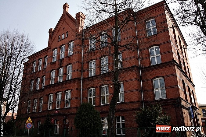Zdjęcie w galerii na portalu naszraciborz.pl: Kuszące zapachy i modne fryzury na dniach otwartych ZSZ  wiadomości z regionu