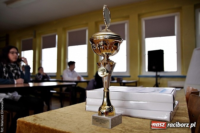Zdjęcie w galerii na portalu naszraciborz.pl: Najlepsi matematycy z SP 13 zdobyli puchar! wiadomości z regionu