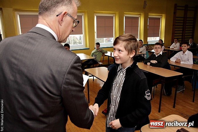 Zdjęcie w galerii na portalu naszraciborz.pl: Najlepsi matematycy z SP 13 zdobyli puchar! wiadomości z regionu